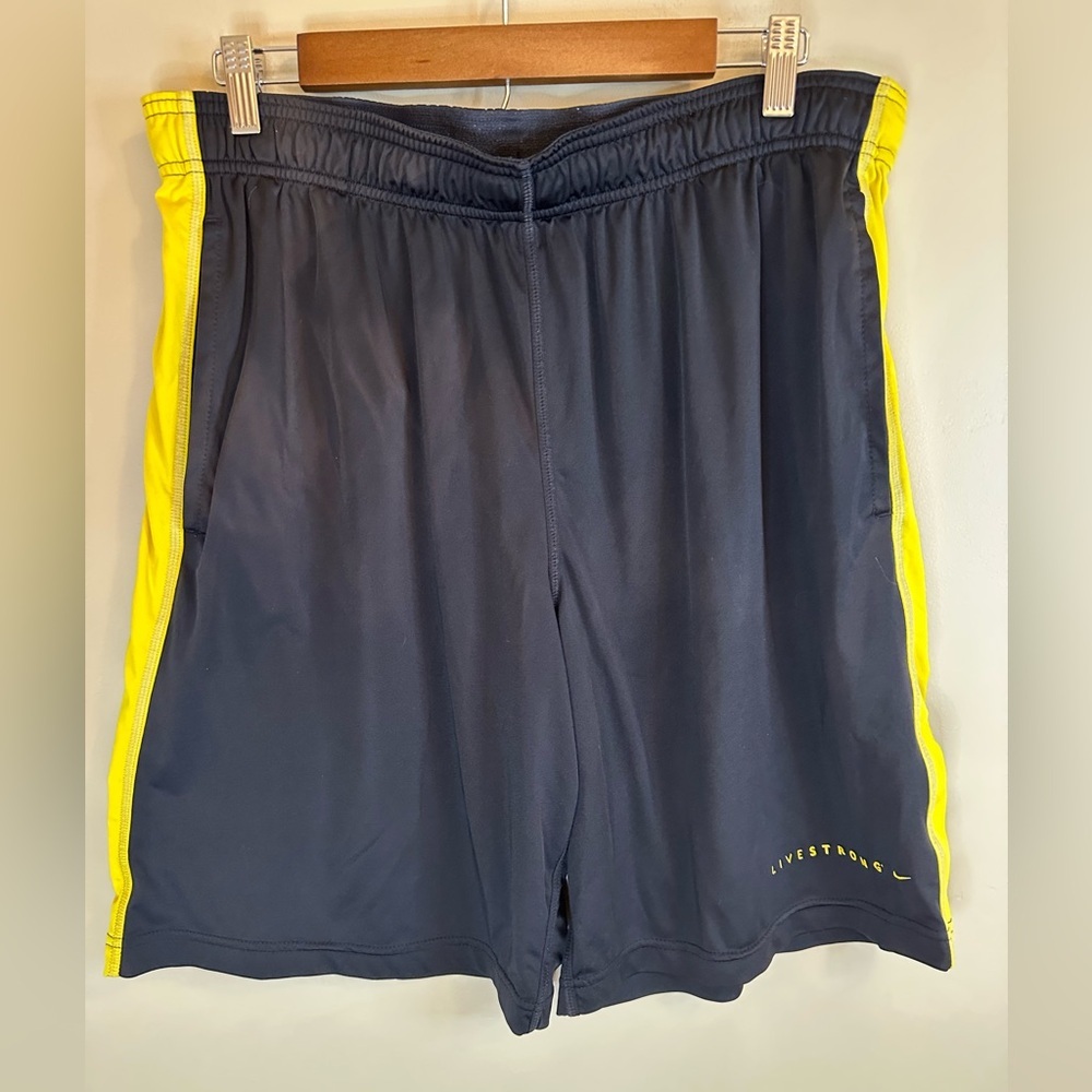 Nike Navy Athletic Shorts - Armstrong Size LARGE 10” Inseam